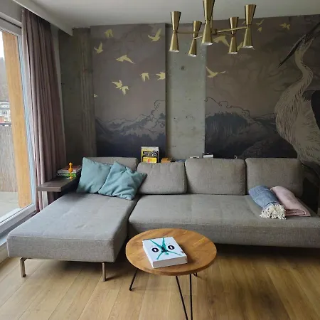 Forest & Seaview Penthouse アパート